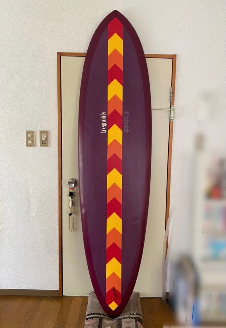 メル　トラヴィスレイノルズ　サーフボード　VISSLA ミッドレングス