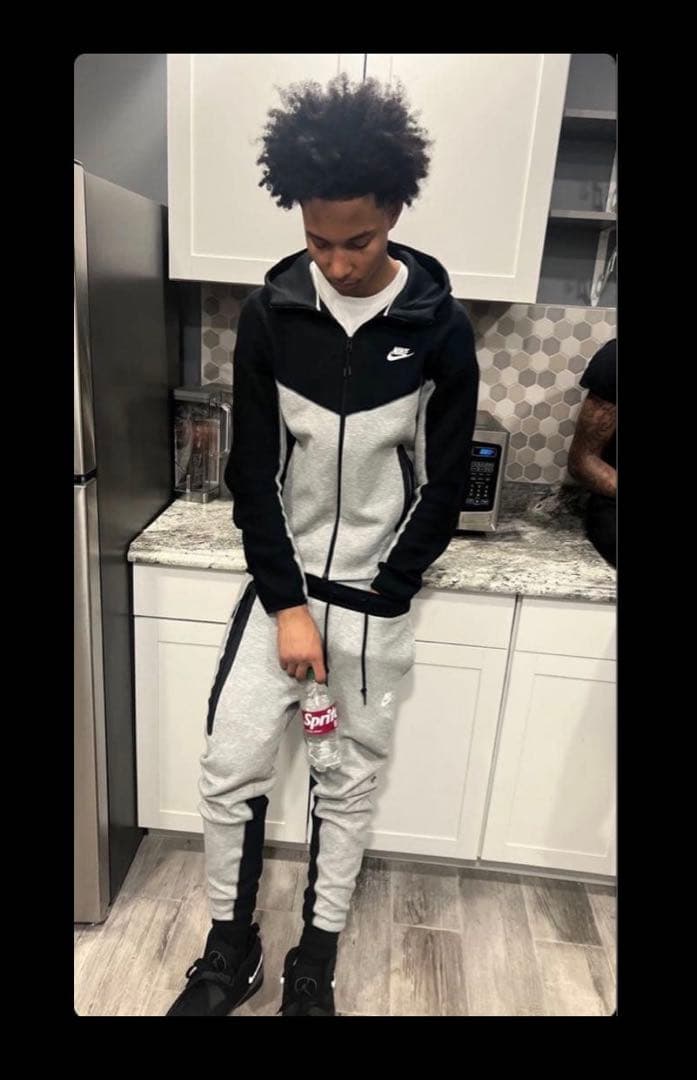 Nikeテックフリース 海外限定 Mサイズ