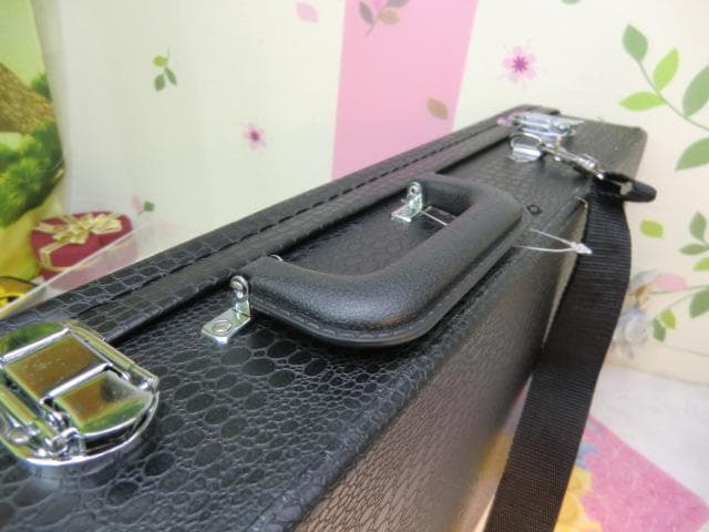 新品未使用(送料無料)11.980円　沖縄三線専用　肩紐付き一丁入ふかふかケース