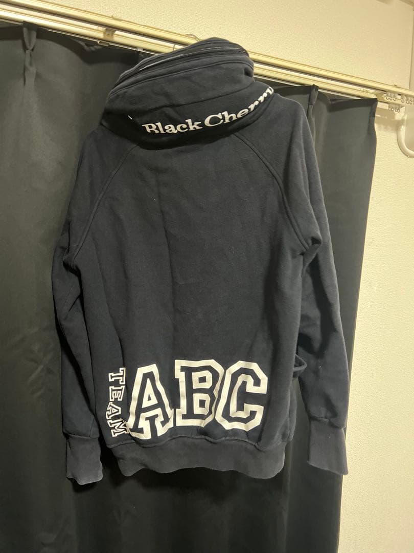 Acid Black Cherry ボリュームネックパーカー