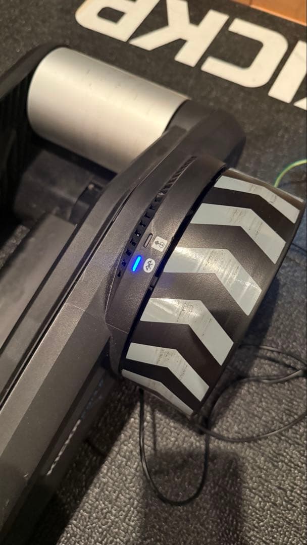 バ*薇様 Wahoo KICKR ROLLR 純正マット付き