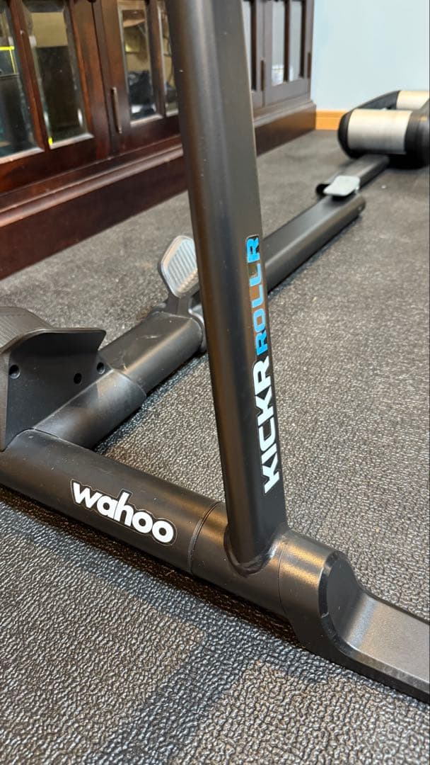 バ*薇様 Wahoo KICKR ROLLR 純正マット付き