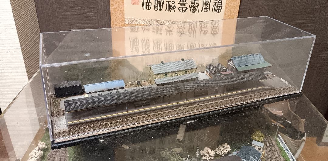 Nゲージ鉄道模型セット 駅舎・車両付き