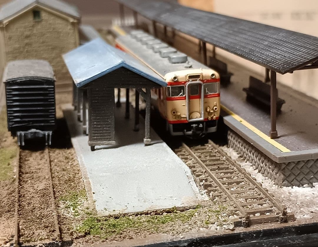 Nゲージ鉄道模型セット 駅舎・車両付き