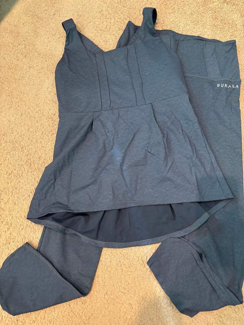 SUKALA ヨガウェア 上下セット　グレー（濃）