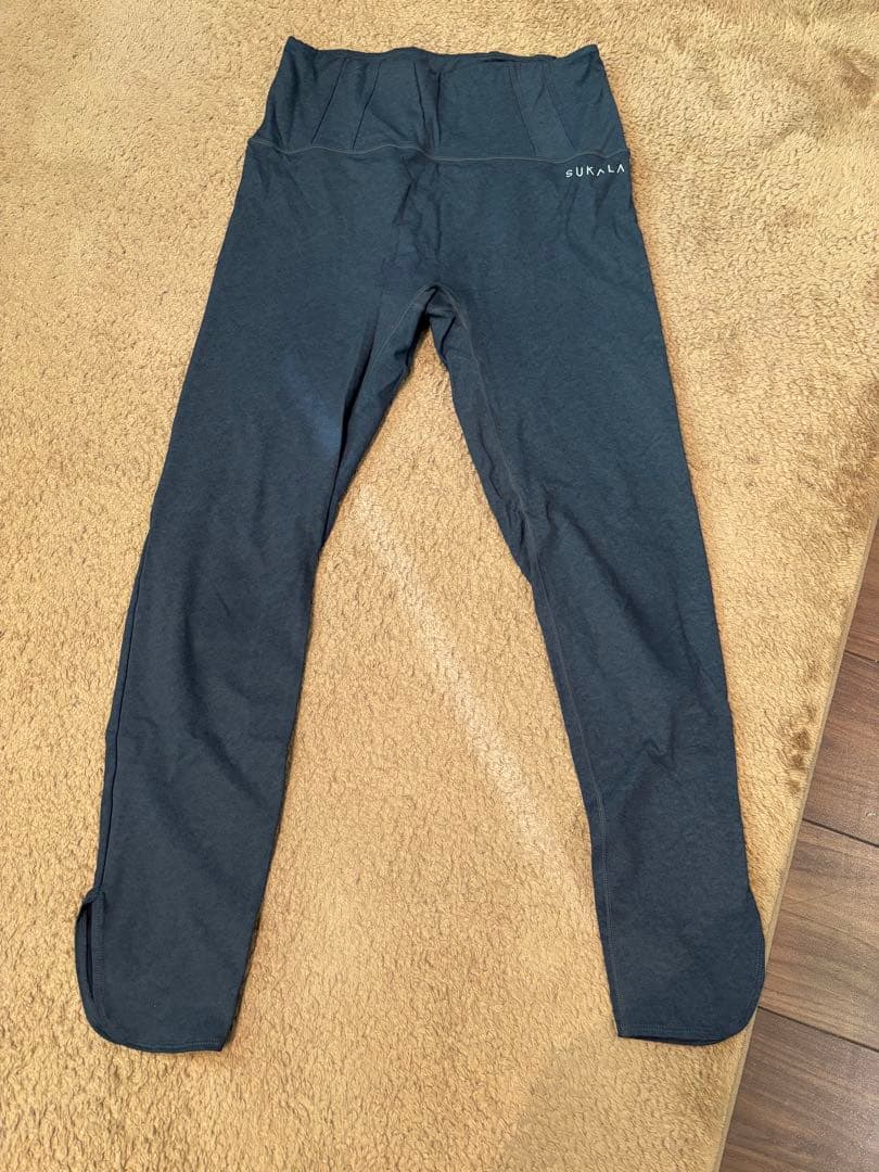 SUKALA ヨガウェア 上下セット　グレー（濃）