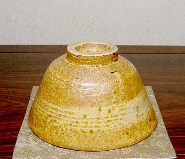 不明　伊羅保刷毛目　茶碗　在銘「玉」無傷　箱無。