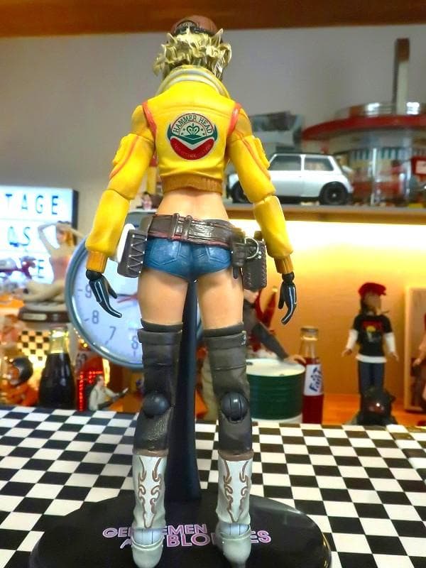 SF メカニックガール フィギュア 工具付 ホットパンツ 美脚 美尻 美胸