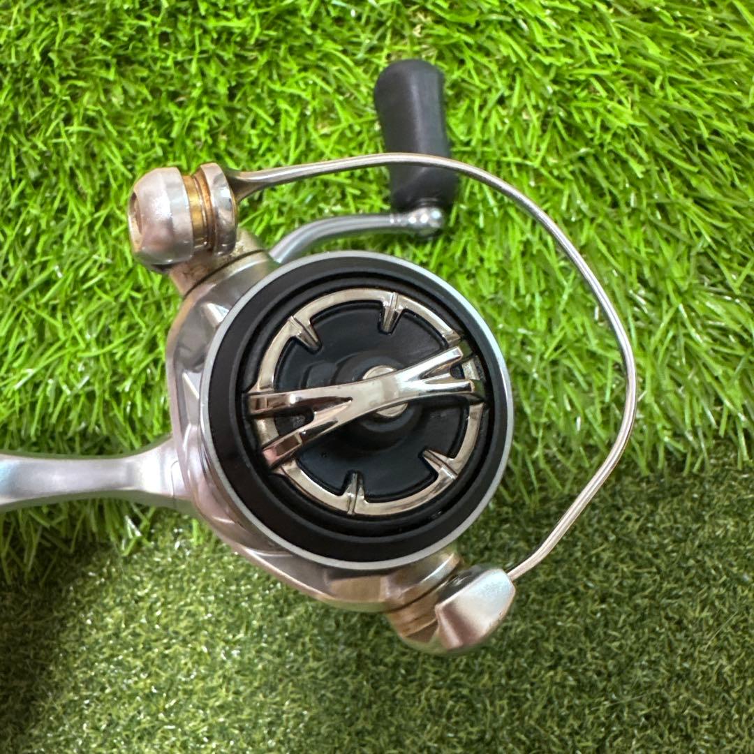 SHIMANO STRADIC 2000S スピニングリール