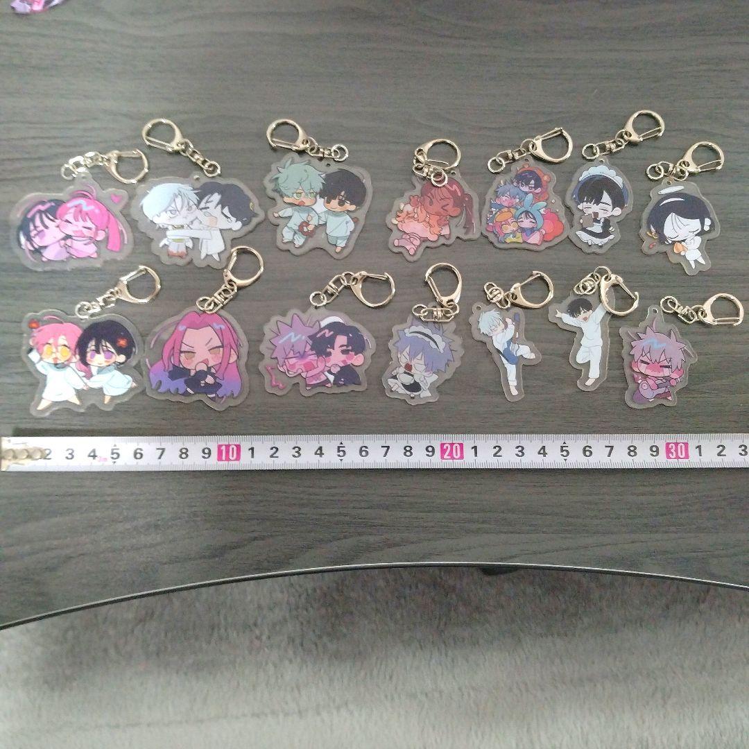 エイリアンステージ　フィギュア　缶バッチ　アクリルスタンド　キーホルダー