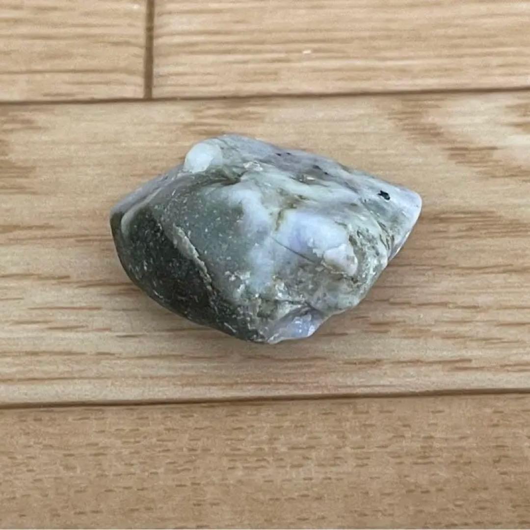 糸魚川　ラベンダー　蛇紋岩付き　翡翠原石