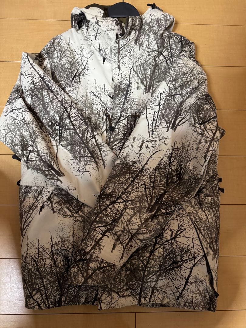 THE NORTH FACE フード付きウェア 木の模様