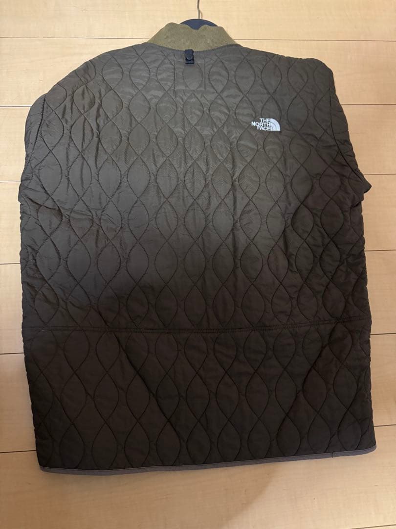 THE NORTH FACE フード付きウェア 木の模様