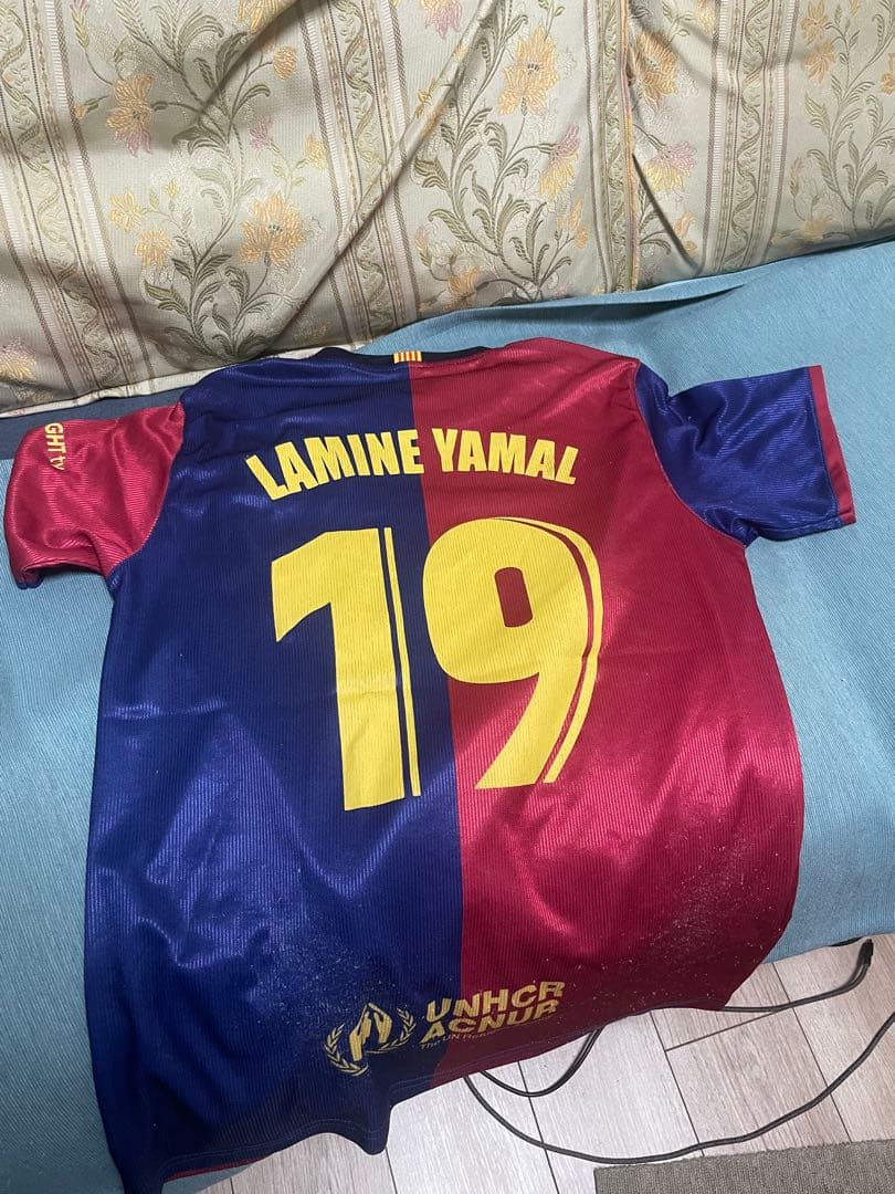 バルセロナ LAMINE YAMAL 19番シャツ