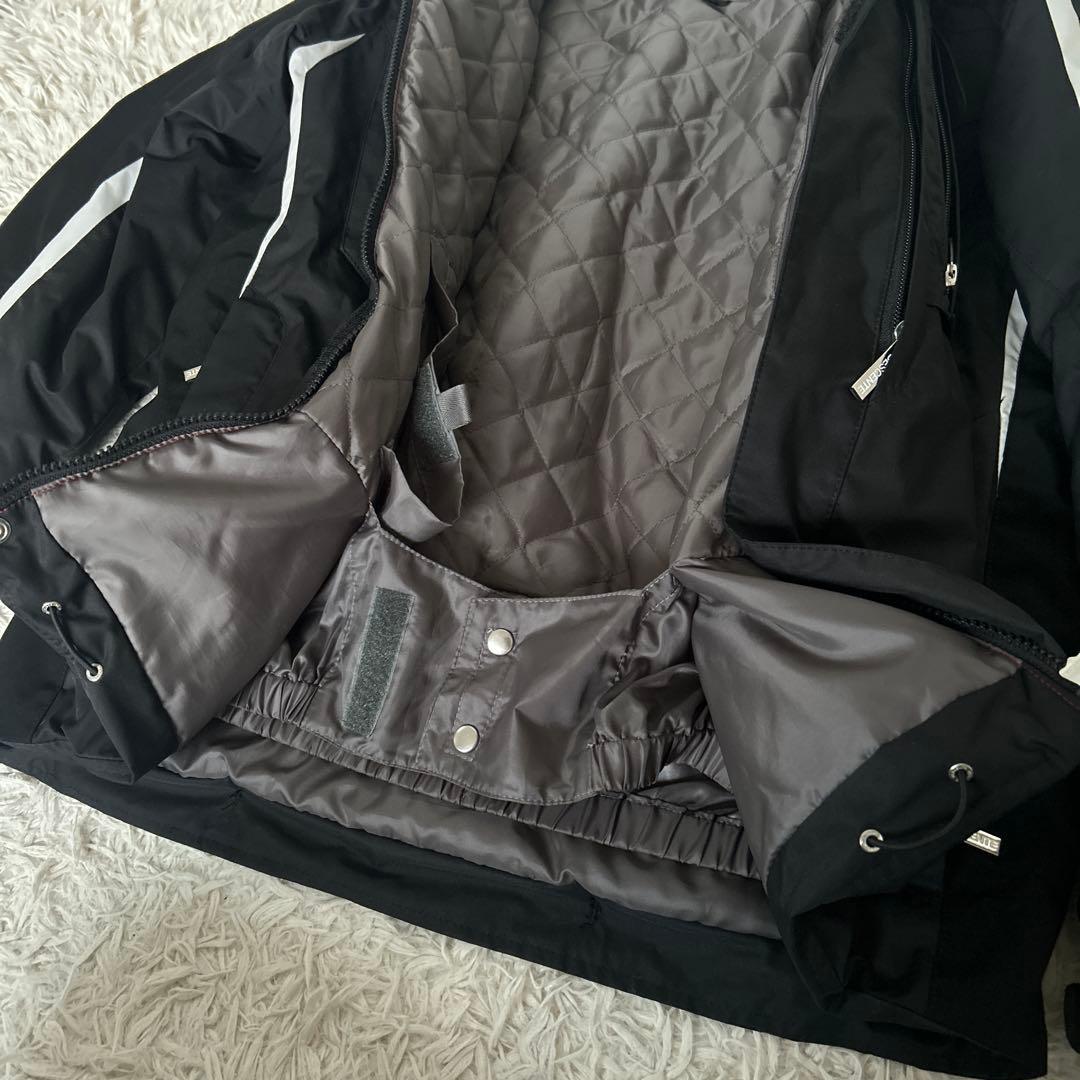 美品　デサント DESCENTE スキーウェア 上下セット　ダウン　黒　L