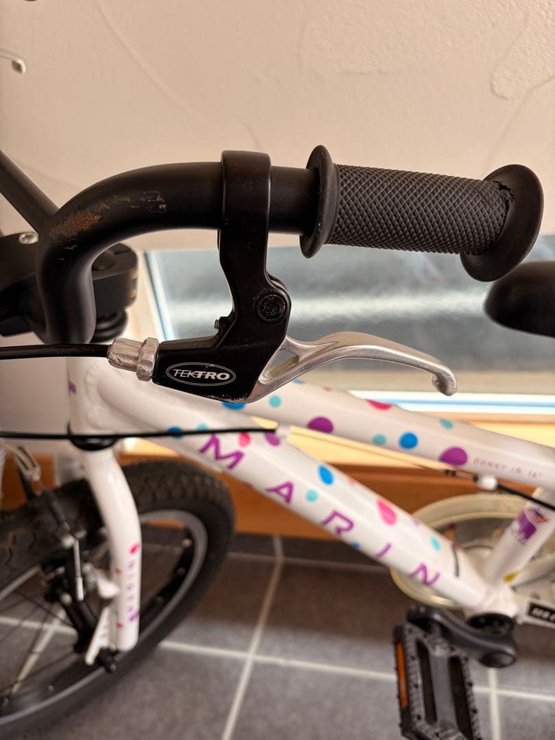 MARIN 16子供用自転車 ホワイト・マルチカラー