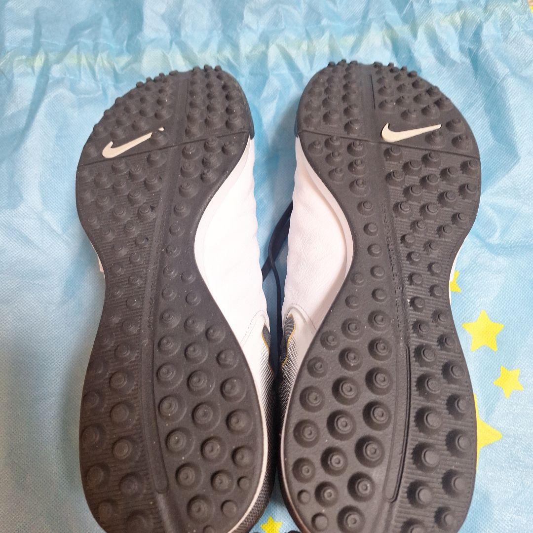 美品　NIKE TIEMPO フットサルシューズ ホワイト/ブラック　 27cm