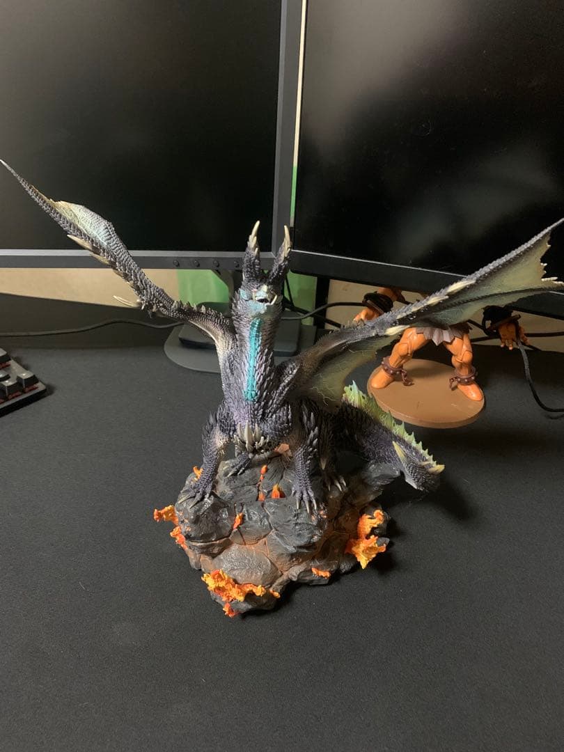 アルバ　モンハン　フィギュア