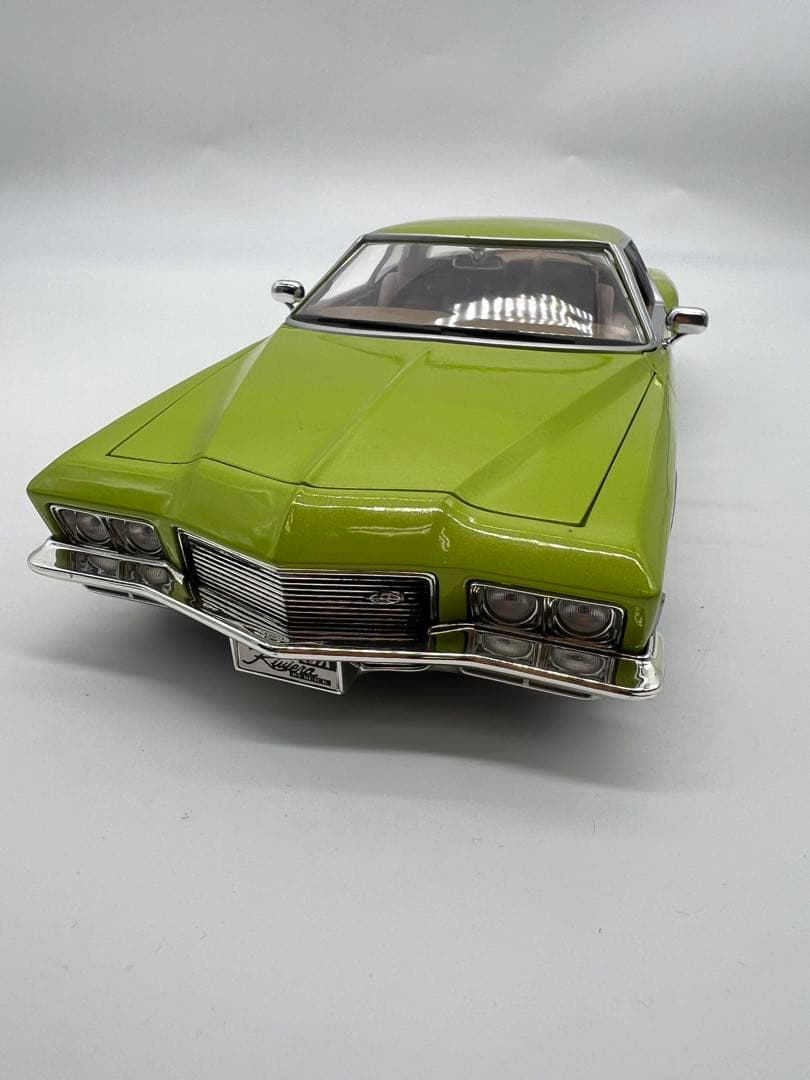 No483ミニカー1/18箱なし1971 Buick Riviera GS