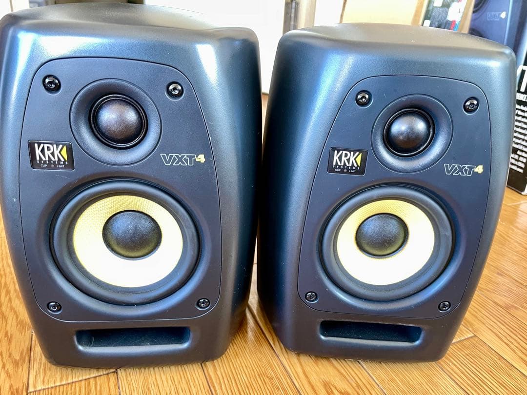 KRK VXT4 パワードモニタースピーカー　2/2