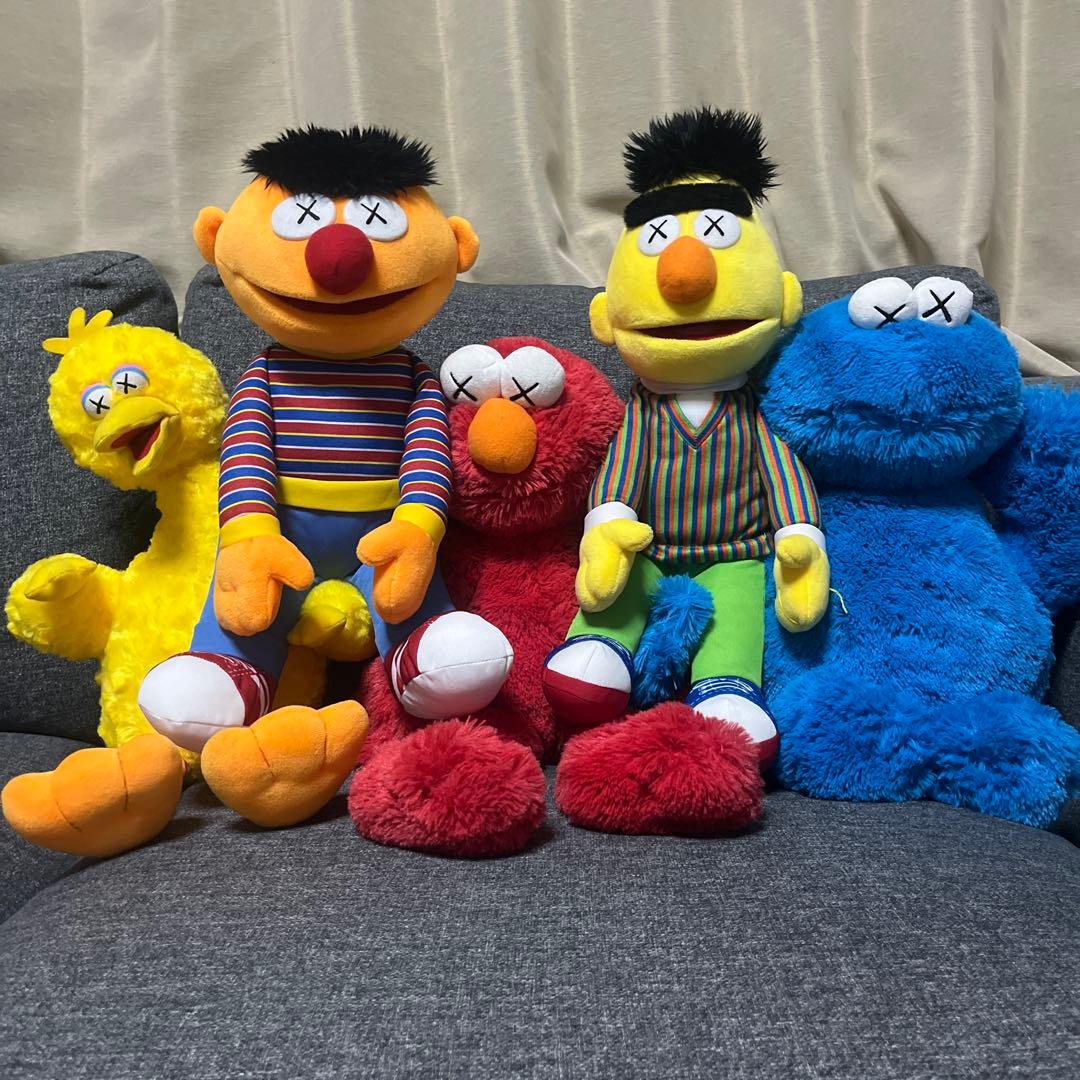 セサミストリート　ユニクロ　カウズ　5体セット レア品