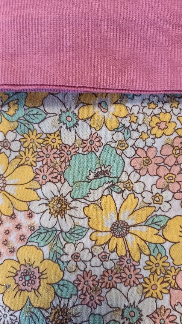 ハンドメイド　犬の花柄の服