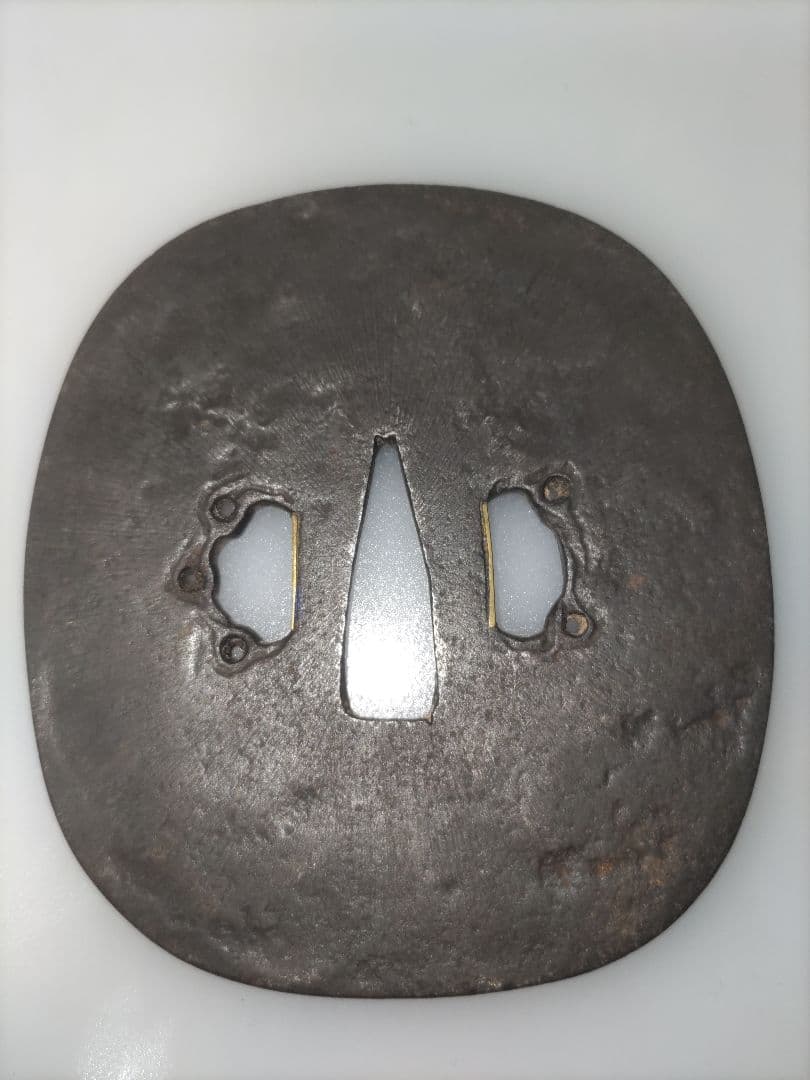 鉄鍔　山吉兵のがえろめ鍔