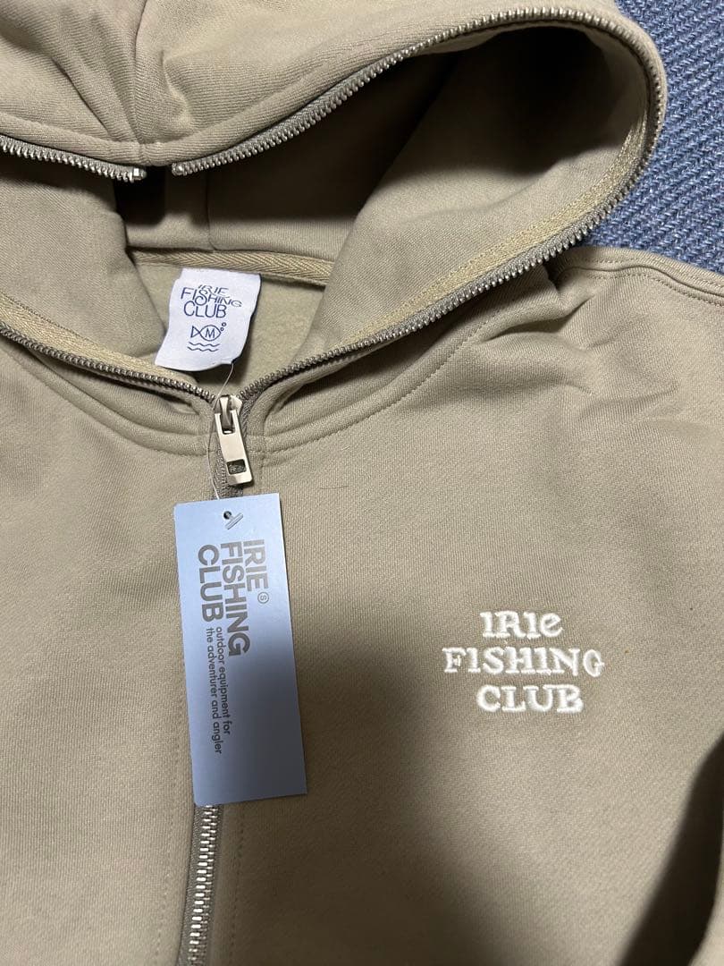 アイリーフィッシングクラブ　ジップアップパーカーMサイズ