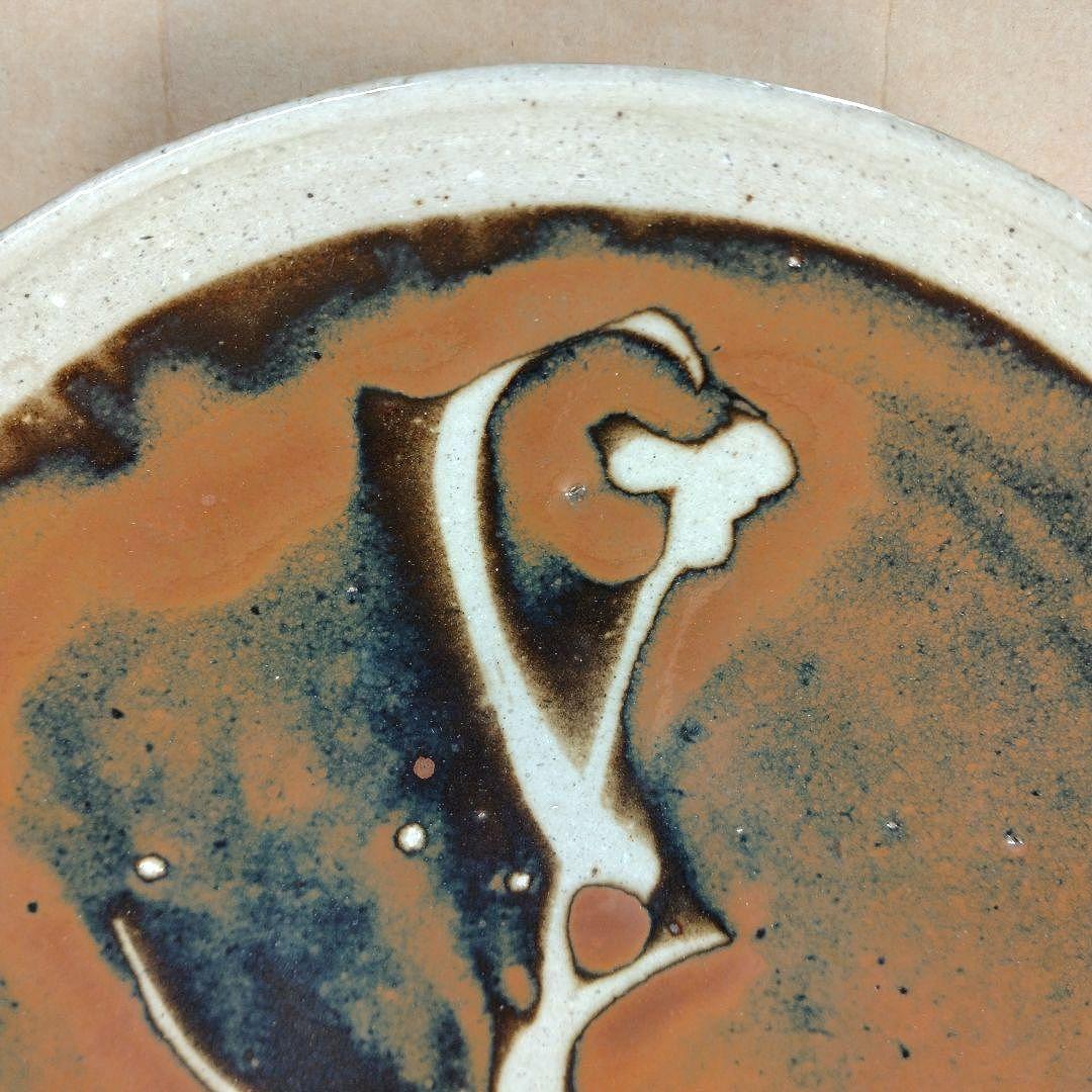 極美品 濱田庄司(浜田庄司) 鐵釉抜絵皿 共箱【本物保証】益子焼 人間国宝 民藝