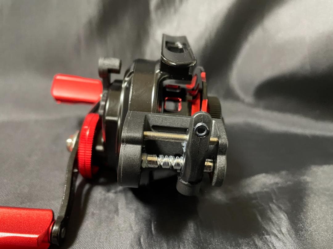 筏 カセ リール右巻き ドラグ付き チョイ出し付き 　マグネットブレーキ付き