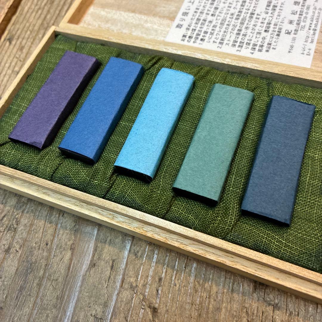 新品　高級　紀州松煙　彩雲墨５本(木箱入)セット