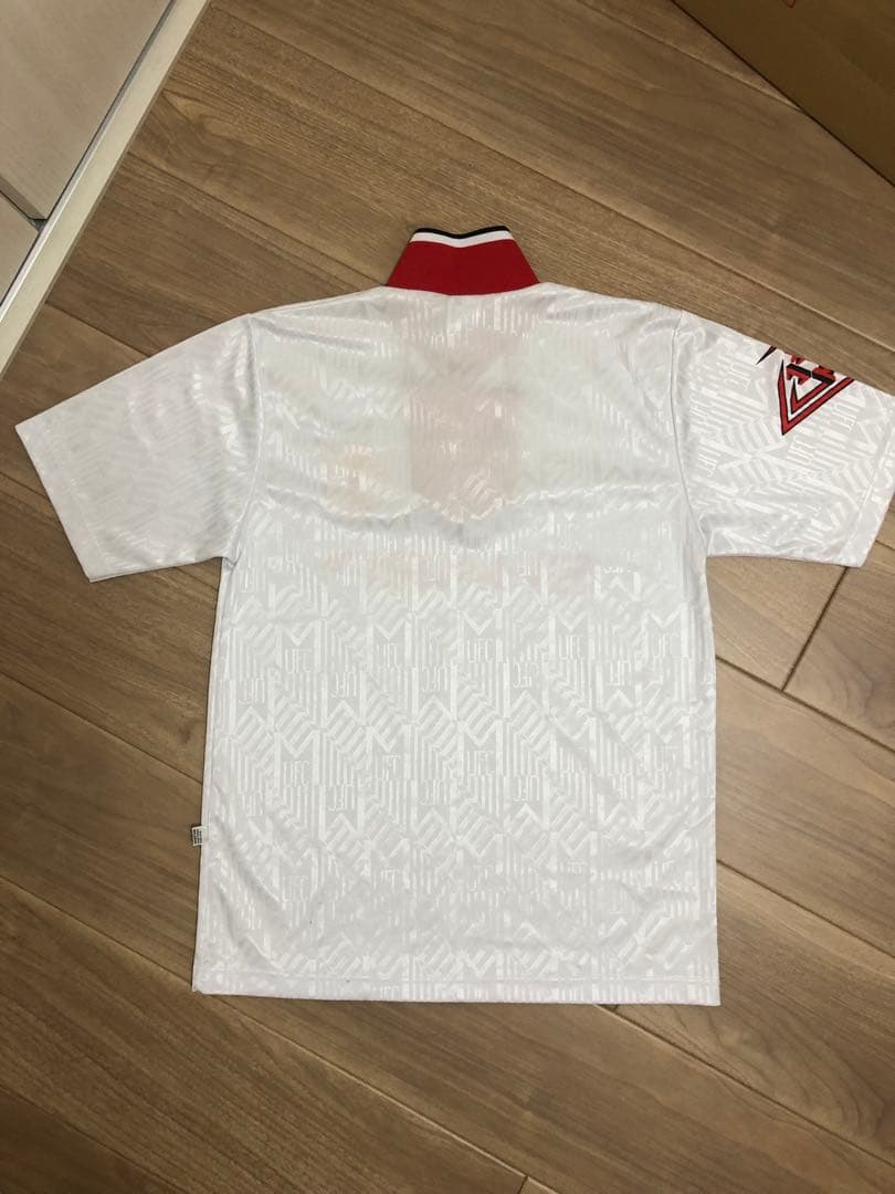 ユニフォーム　マンチェスターユナイテッド超レア紐襟サイズＸＬ