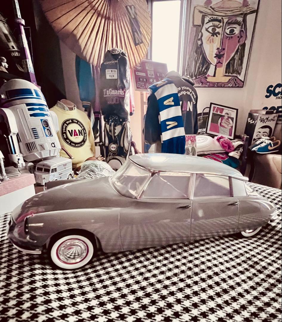 シトロエンDS19 ディスプレイモデル1/12サイズ、かなり大きいused