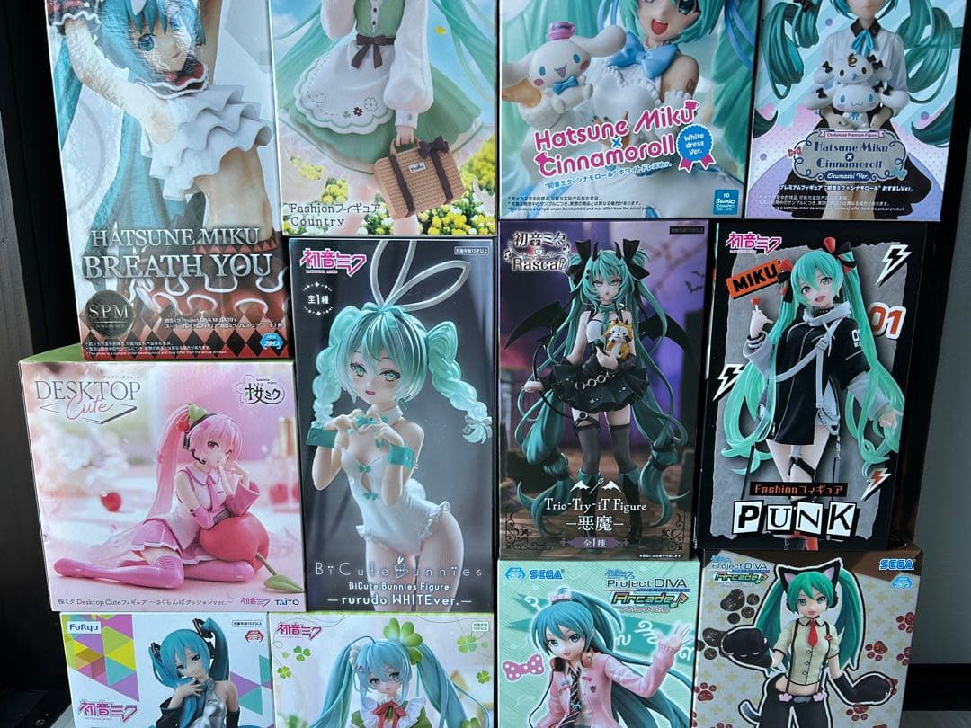 【新品未開封】　初音ミク　フィギュア　12体セット