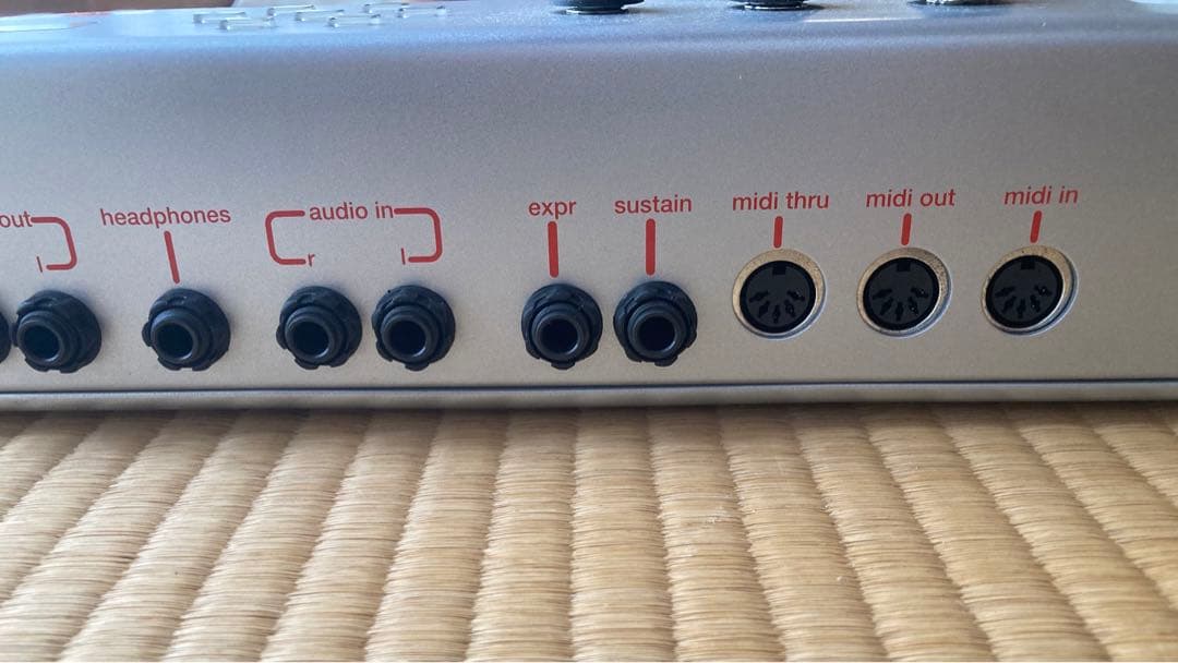 ALESIS MICRON シンセサイザー　廃盤品