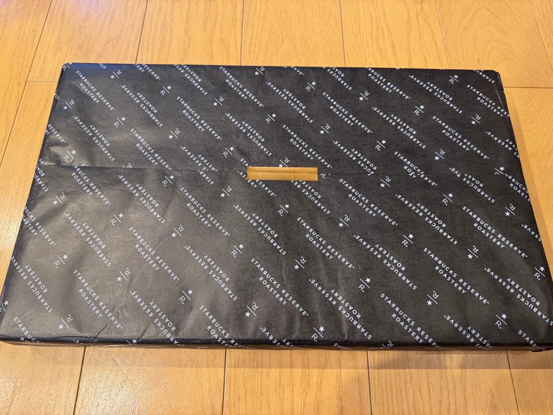 スターバックス コンバース ロゴス ロースタリー東京 アウトドアローテーブル