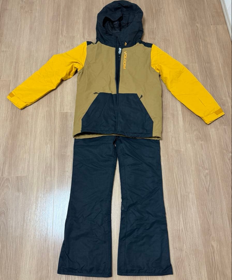 ボルコム　スノーボードウエア　上下セット約160〜170cm
