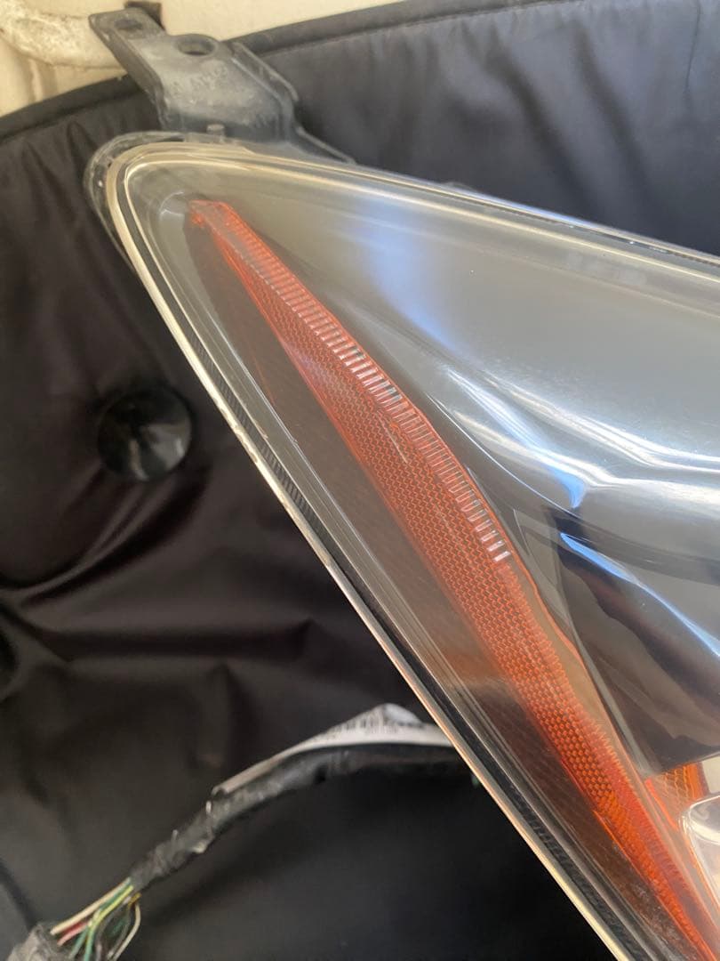 マツダ アクセラ（MAZDA3）純正ヘッドライト 左右セットです。