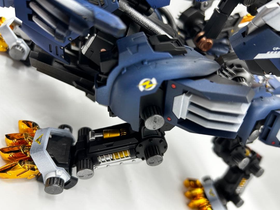 ゾイド　コトブキヤ　HMM ブレードライガーAB バン仕様風　メッキパーツ使用