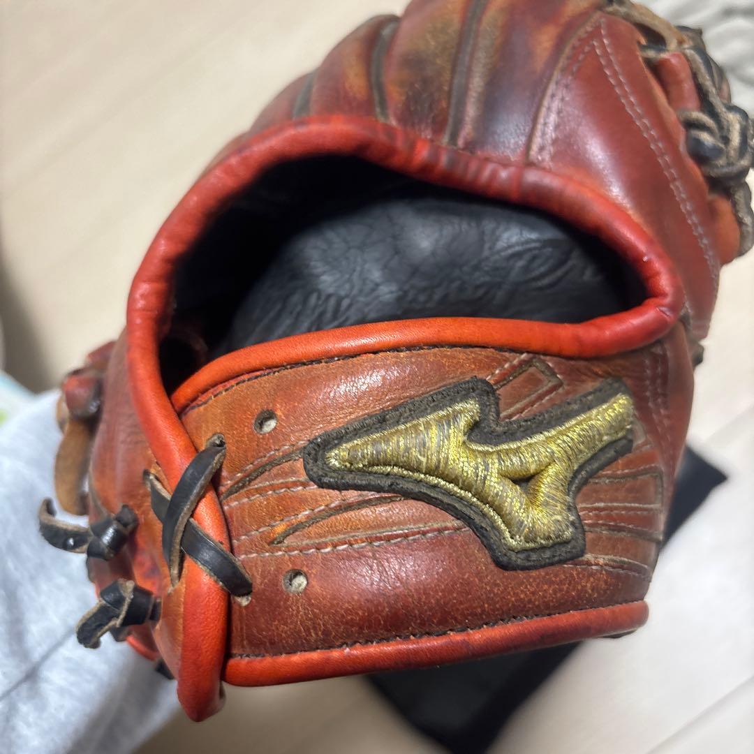 ミズノ 軟式グローブ 赤色　 専用袋付き