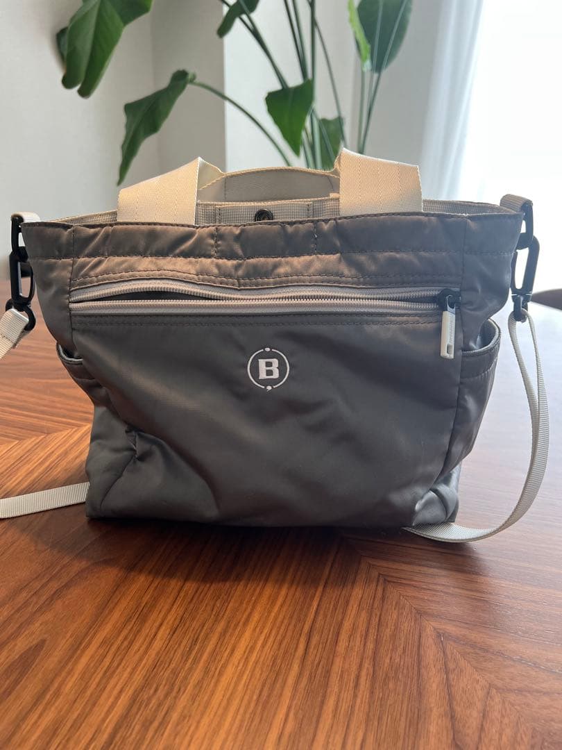 BRIEFING グレー ショルダーバッグ