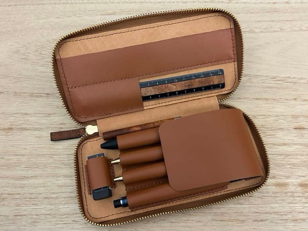 4本挿　ラウンドジップペンケース　ヌメ革　本革　バハギア　似