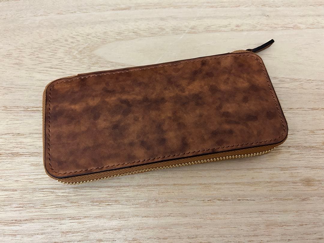 4本挿　ラウンドジップペンケース　ヌメ革　本革　バハギア　似