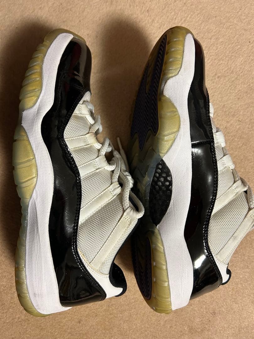 エアジョーダン11 Low ホワイト/ブラック