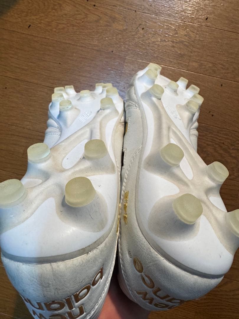 New Balance 442 サッカーシューズ スパイク ホワイト/ゴールド