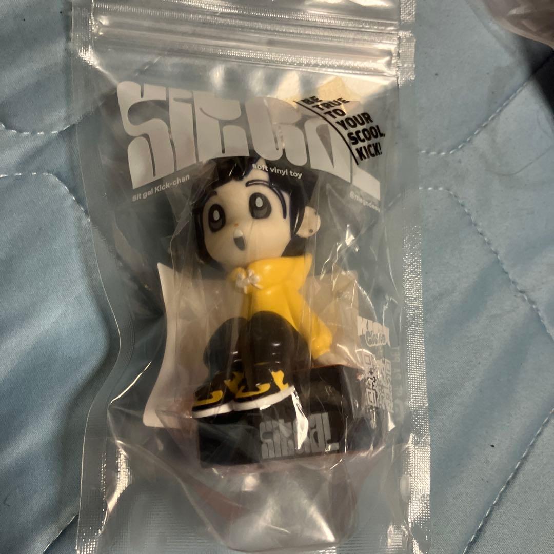 ろ*み様 Sit Gal KICKちゃん　カレッジカラーKICKちゃん(ミシガン