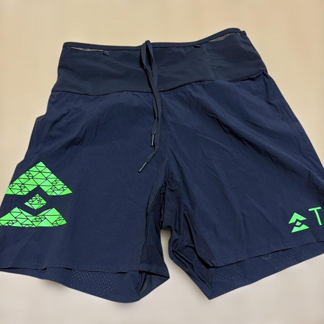 T8 Ultra Sherpa Shorts Lサイズ　ランニングパンツ