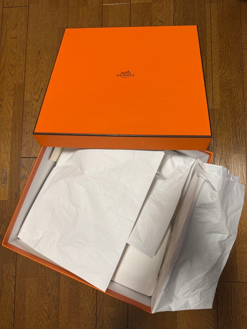 エルメス空箱 包み紙付き