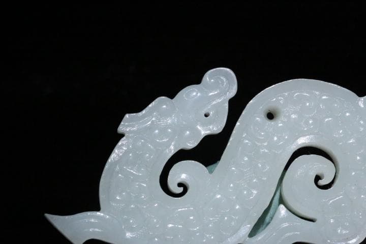 漢代 白玉S竜装身具 中国美術 ペンダント 古玉和田玉 骨董收藏