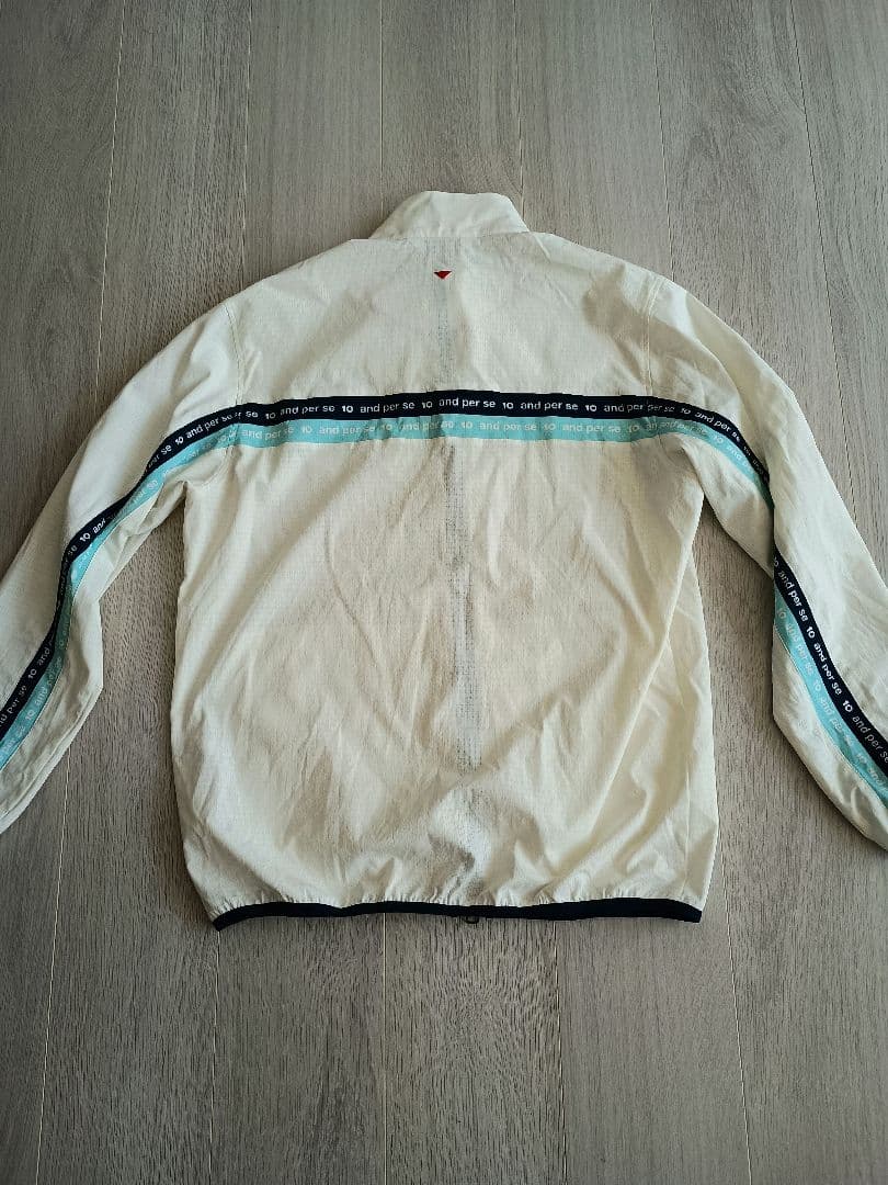 and per se アウター